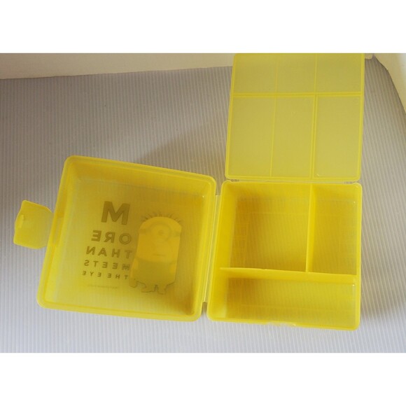 Zak Designs Minions Lunchtime Go Pak Bento Box Food Storage Container Lunch Cube - Picture 3 of 6